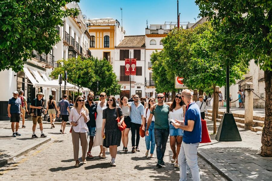 Seville: Tapas, Taverns and History Guided Walking Tour - Homemade ice cream at Gloria&Rositas