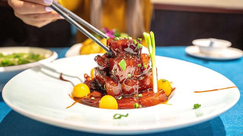 Shanghai: Evening Walking Food Tour - What makes this Shanghai food walk worth considering
