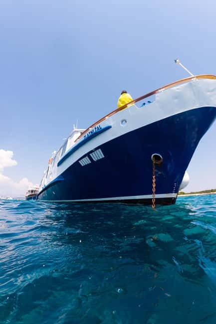 Shipwreck - Blue Lagoon All Inclusive + Trogir Walking Tour - Who should book this Bura Travel outing?