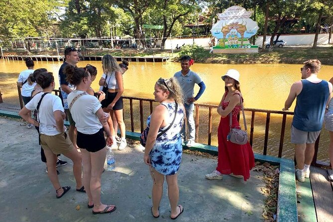 Siem Reap: City Walking Tour - Meeting the guide near Wat Bo Road