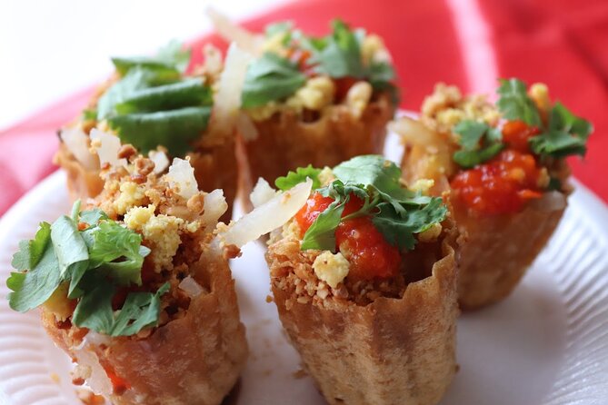 Singapore: Chinatown Hawker Market Food Tour with 7 Food Tastings - Why this Chinatown food tour works best early in your visit