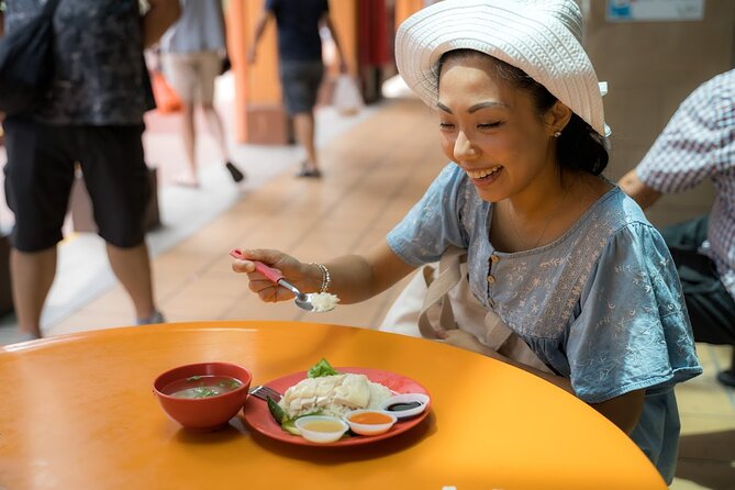 Singapore: Chinatown Hawker Market Food Tour with 7 Food Tastings - Ann Siang Hill changes the pace