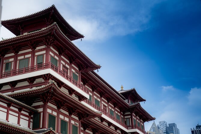 Singapore: Chinatown Hawker Market Food Tour with 7 Food Tastings - The Red Dot Design Museum creates an unusual final stop