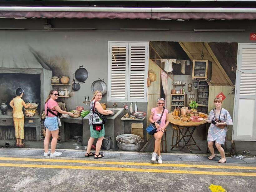 Singapore: Chinatown Historic Walking Tour with Lunch - Smith Street, Sago Lane, and the everyday past