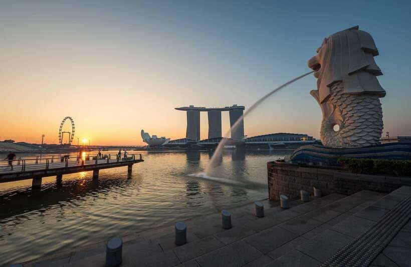 Singapore: Private Walking Tour with a Local - Key points to know before booking