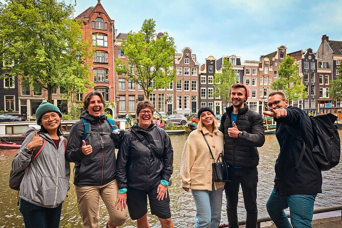 Small Group Walking Tour - Hello Amsterdam - Cycling culture at Haarlemmersluis