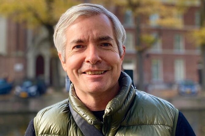 Small Group Walking Tour in Amsterdam with Friendly and Fun Guide - The guide can make or break this experience