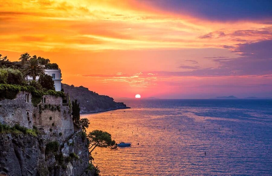 Sorrento: Sunset City Walking Tour with Limoncello Tasting - Vallone dei Mulini and Sorrento’s unusual setting