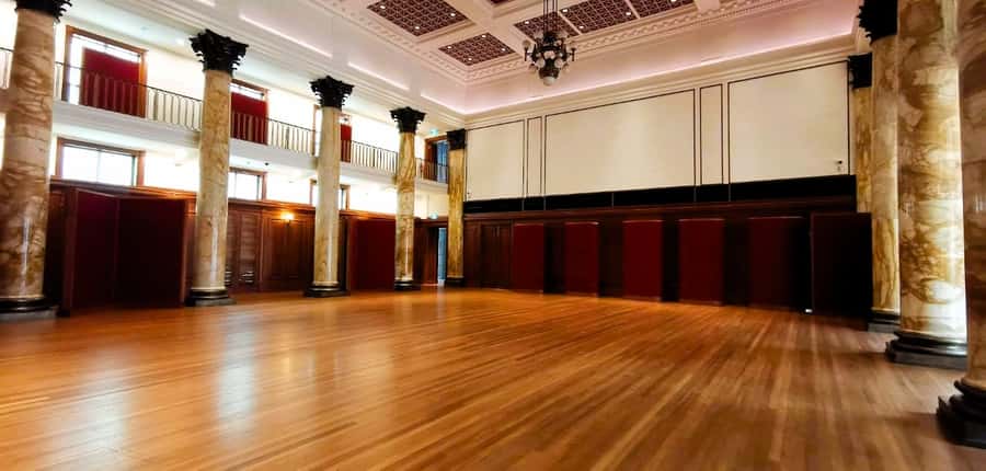 Splendour of Colonial Singapore Walking Tour with Lunch - National Gallery Singapore offers the longest stop