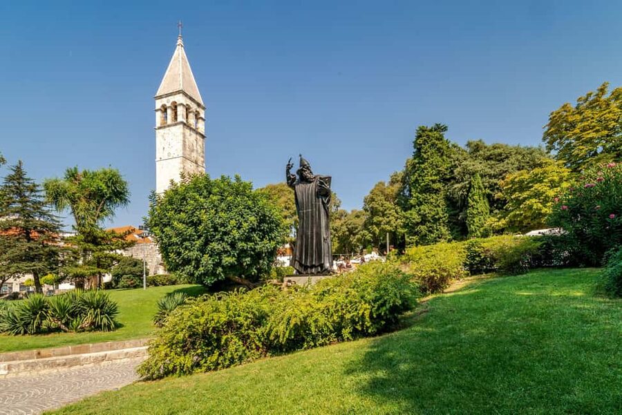 Split: 1.5-Hour Walking Tour and Diocletian's Palace - Peristyle, the black granite sphinx, and Saint Domnius