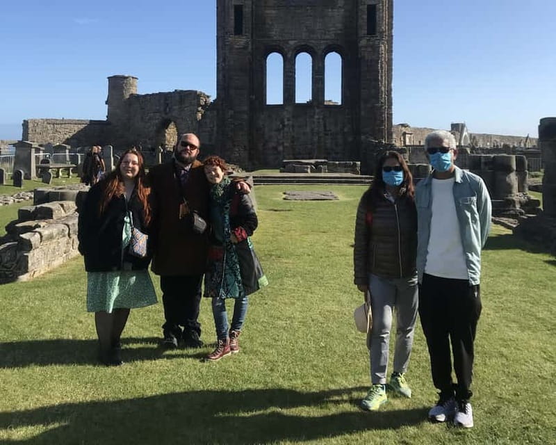 St Andrews: Top Sights Guided Walking Tour - Guide quality and the small-group feel