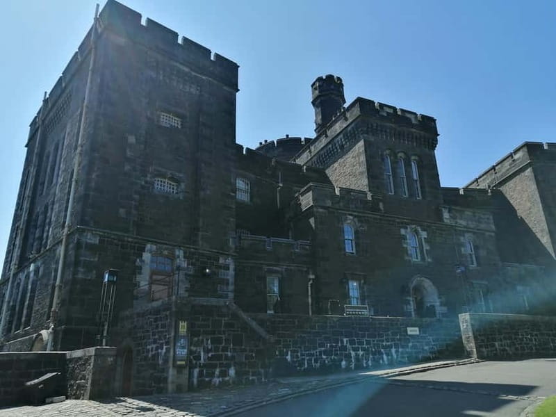 Stirling: Daily Guided Walking Tour with a Local Guide - Stirling Highland Hotel and the uphill Old Town