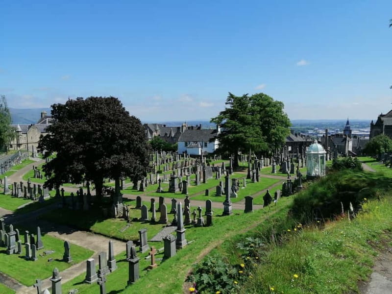 Stirling: Daily Guided Walking Tour with a Local Guide - Broad Street and the old marketplace