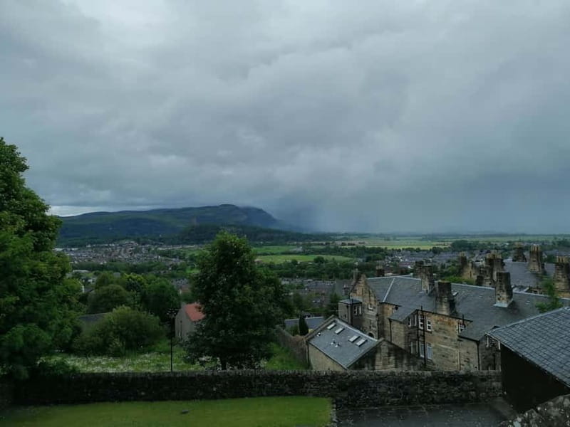 Stirling: Daily Guided Walking Tour with a Local Guide - Cowanes Trust and local generosity