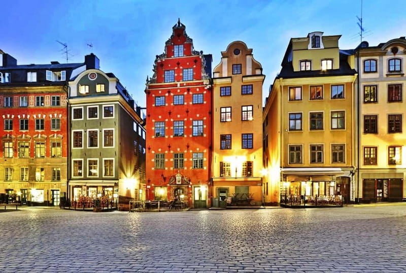 Stockholm: Old Town Walking Tour - What the guides add to the experience