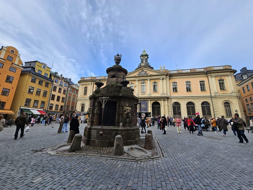 Stockholm: Old Town Walking Tour, stories and secrets - Stockholm Cathedral and the center of Swedish power