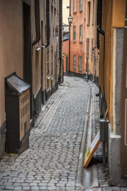 Stockholm: Old Town Walking Tour - Reading Stockholm through Gamla Stan’s narrow lanes