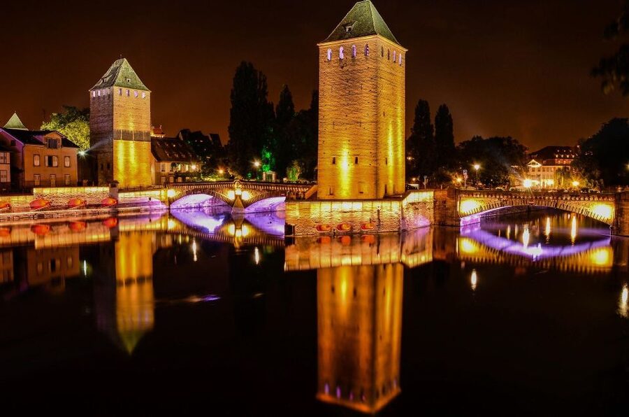 Strasbourg: Private Walking Tour of the Historical Center - Starting with the white district square