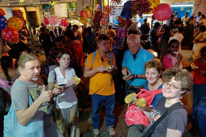 Street Food walking tour in Bangalore with a food evangelist - Starting among the flowers at KR Market