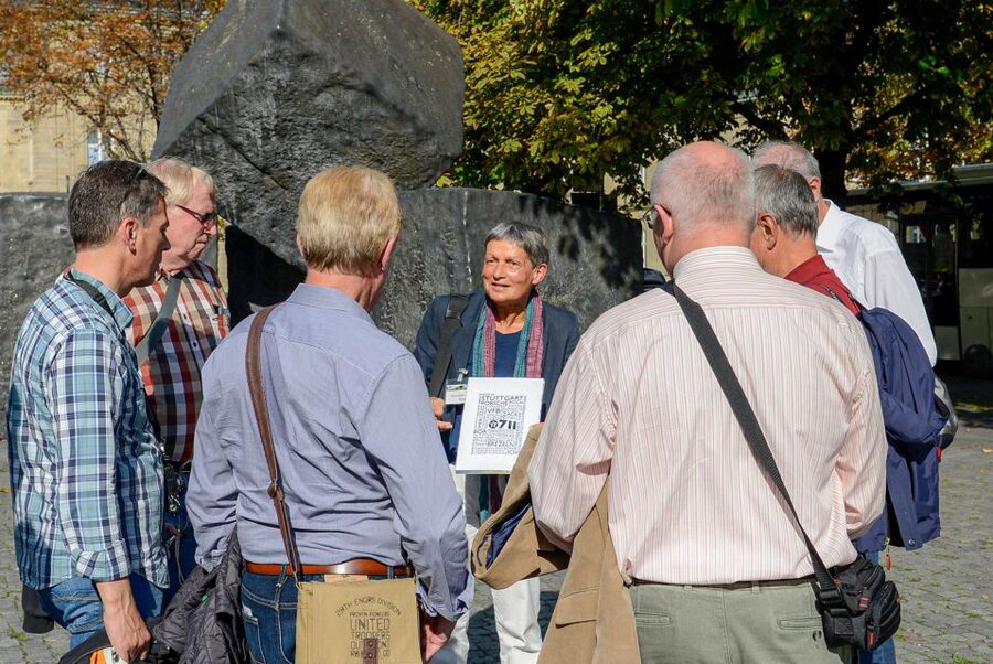 Stuttgart: Old Town Highlights Guided Walking Tour - Guide style, language, and sound