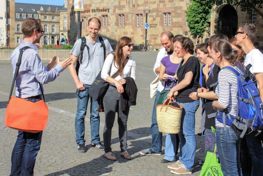 Stuttgart: Old Town Highlights Guided Walking Tour - Meeting at the New Palace music pavilion