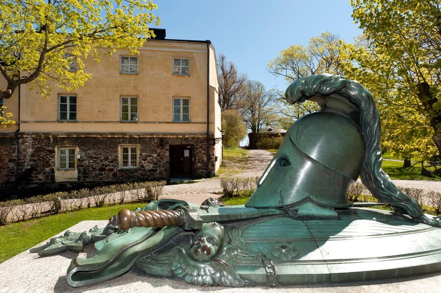 Suomenlinna: Guided Walking Tour with an Authorized Guide - Great Courtyard and the Swedish-Era Story