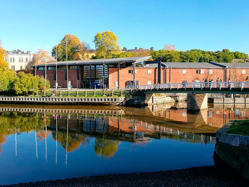 Suomenlinna: Guided Walking Tour with an Authorized Guide - Piper’s Park and the Less Military Side