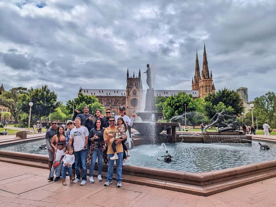 Sydney: City & The Rocks 3.5-Hour Walking Tour with a Drink - The Cenotaph and Sydney’s public memory