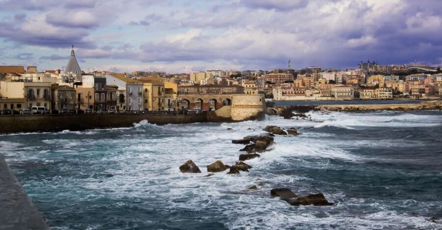 Syracuse: Highlights of Ortigia Guided Walking Tour - Why Ortigia works so well on foot
