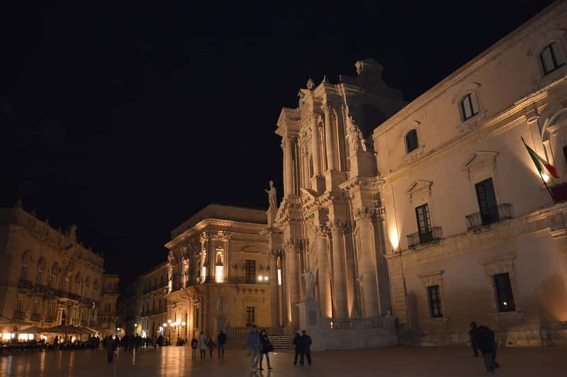 Syracuse: Ortigia and Neapolis Guided Walking Tour - The guides make or break the day