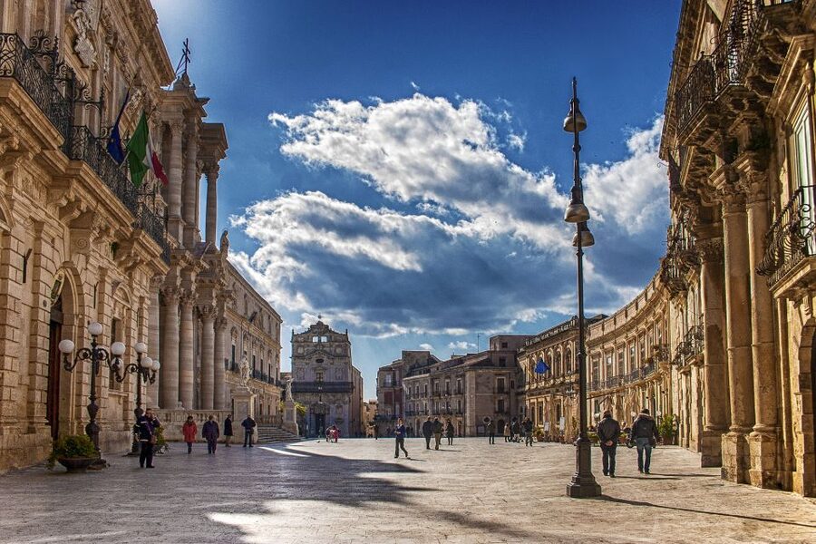 Syracuse: Ortigia Classic Walking Tour - Starting at the Temple of Apollo