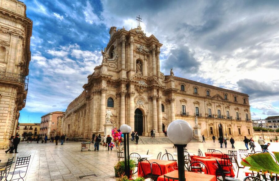 Syracuse: Ortigia Private Walking Tour - Apollo Temple and the first look at Ortigia