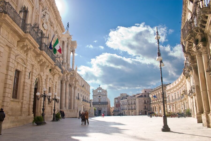Syracuse: Ortigia Private Walking Tour - Aretusa Fountain and the sea