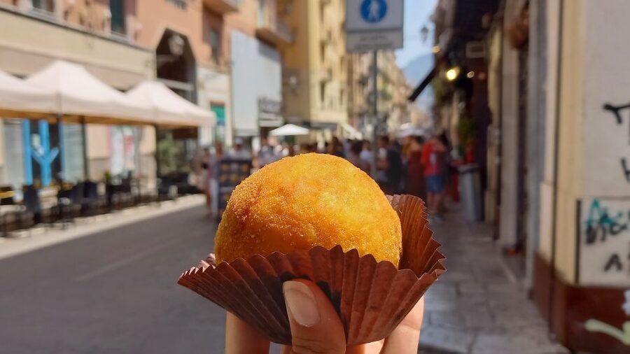 Syracuse: Street Food Walking Tour in Ortigia with Tastings - Cathedral Square and dessert near Syracuse Cathedral