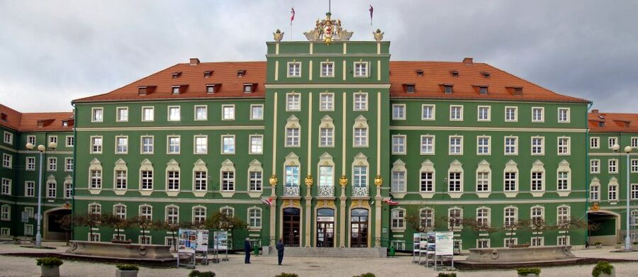 Szczecin: Old Town Highlights Private Walking Tour - The four-hour route, cathedral views and modern design