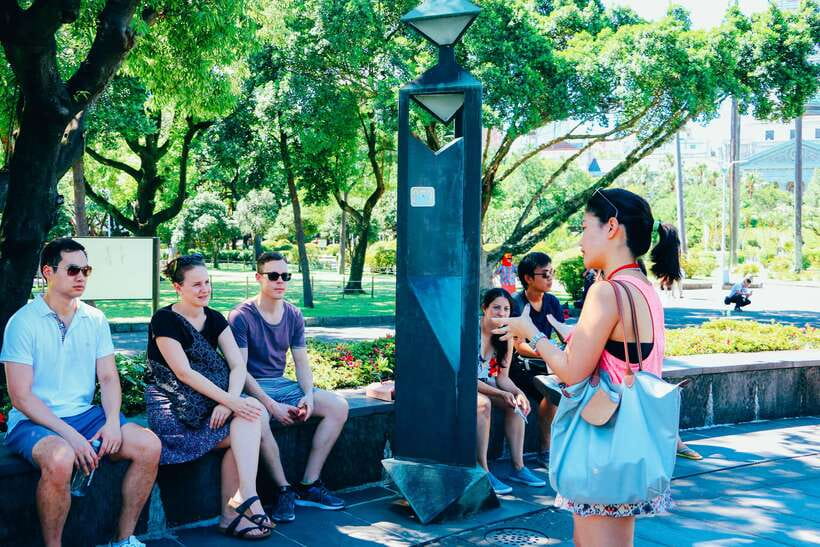 Taipei: Old Town Walking Tour - Zhongshan Hall and the route’s architectural pause