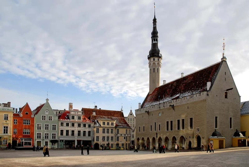 Tallinn: Guided Old Town Historical Walking Tour - A final look at Saiakang and Town Hall Pharmacy