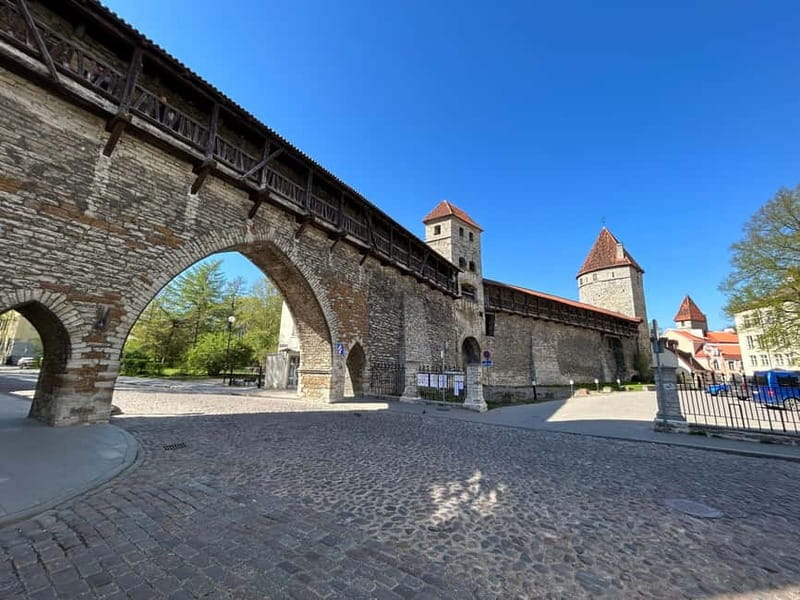 Tallinn: Medieval Walking Tour - Danish King’s Garden and the flag story