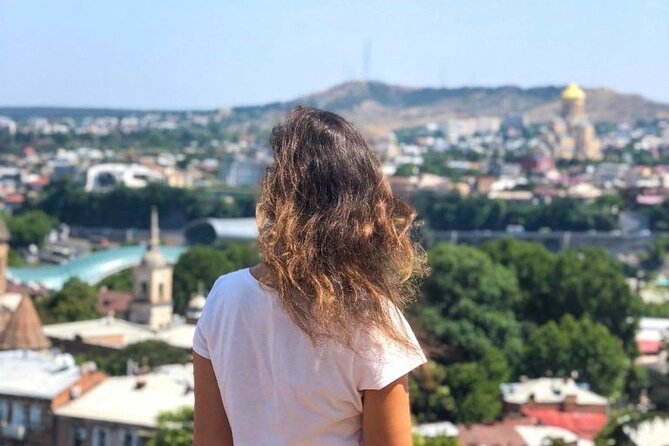 Tbilisi:Evening Walking & Talking Tour with Wine & Boat Ride - Starting at Rose Revolution Square and walking Rustaveli Avenue