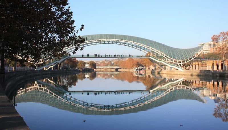 Tbilisi: Old Town Walking Tour - Must-See Attractions - Anchiskhati Basilica and the oldest streets