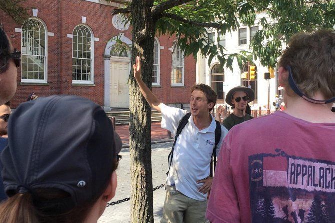 The Constitutional Walking Tour of Philadelphia - The first federal government in Congress Hall and Old City Hall