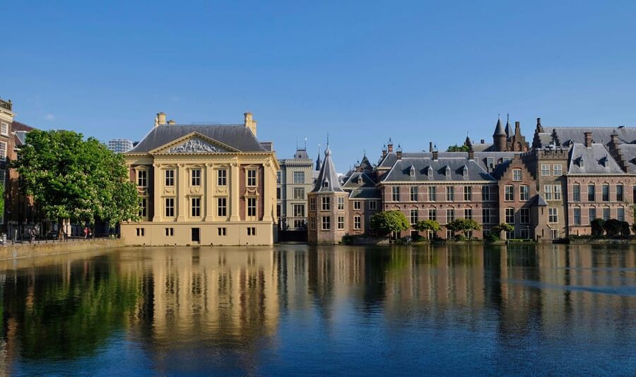 The Hague: City Walking Tour - The Hofvijver and the view that explains the city