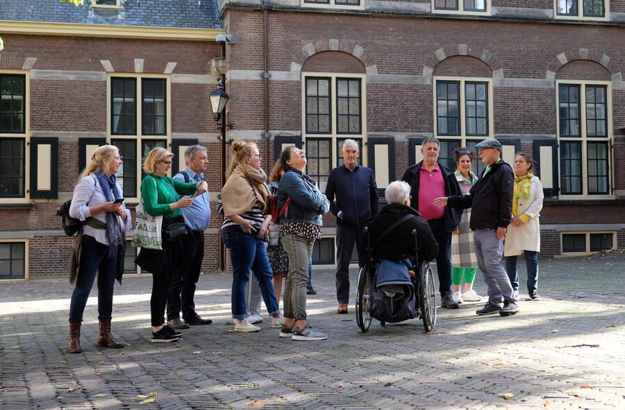 The Hague: City Walking Tour - Narrow lanes and the older village beneath the court city
