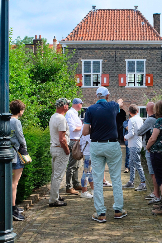 The Hague: Courtyard Walking Tour - What the Dutch-language format means for you
