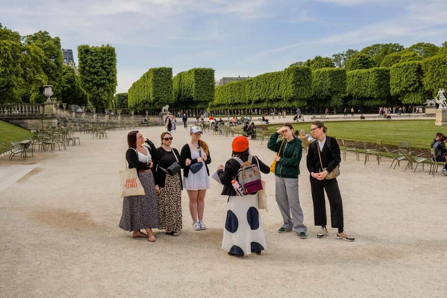 The Official Emily in Paris Locations Walking Tour - Key points to know before you book