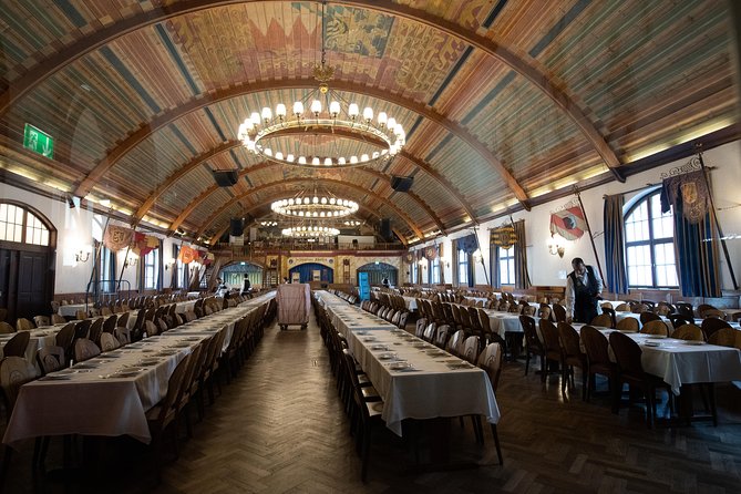 Third Reich Walking Tour Munich - Hofbräuhaus and beer halls as political meeting places