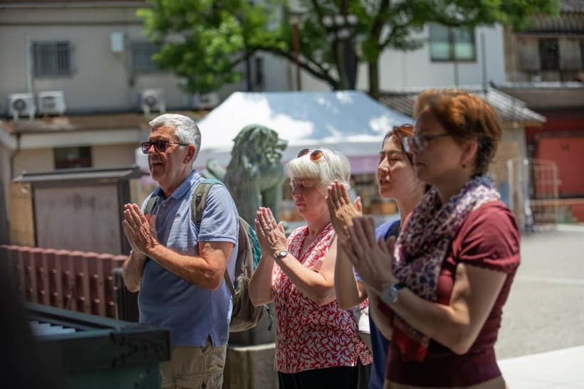 Tokyo: Asakusa Walking Tour with Sensoji Temple Visit - What the guides add to the experience