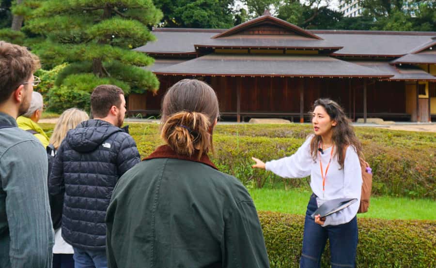 Tokyo: Imperial Palace Japanese History Walking Tour - Why this palace walk is worth your time