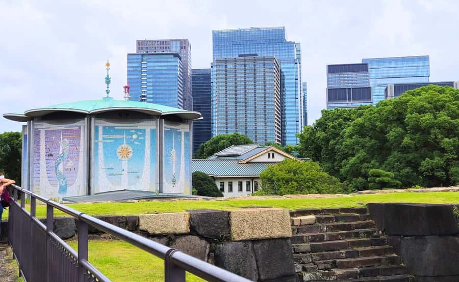 Tokyo: Imperial Palace Japanese History Walking Tour - Meeting at Wadakuramon Fountain Park