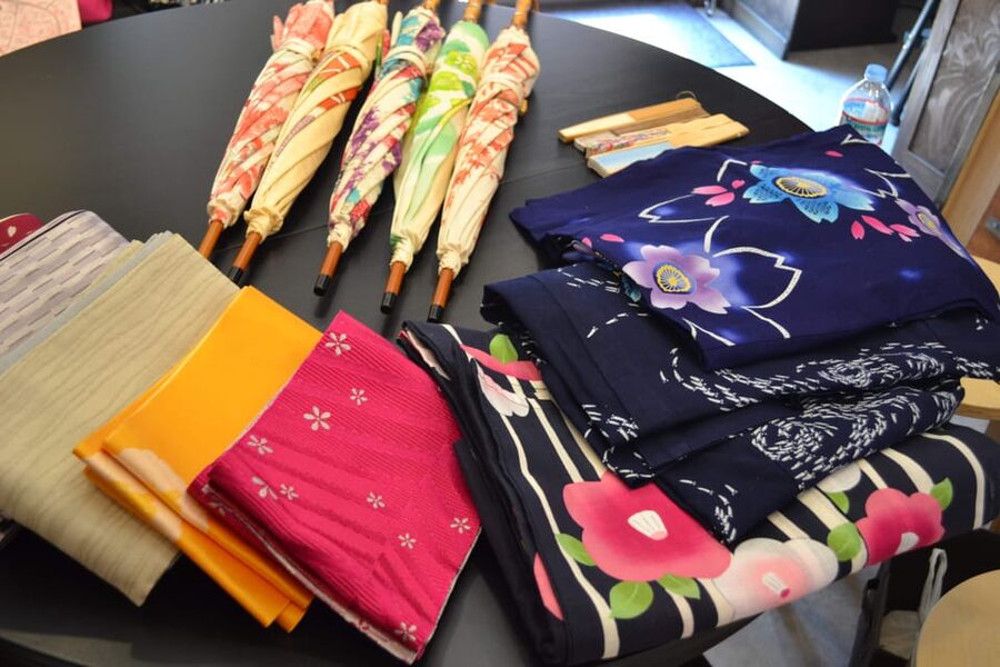 Tokyo: Kimono Dressing, Walking, and Photography Session - Key points to know before booking